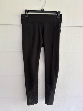 Lululemon Black Scalloped Leggings with Zipper Size 6